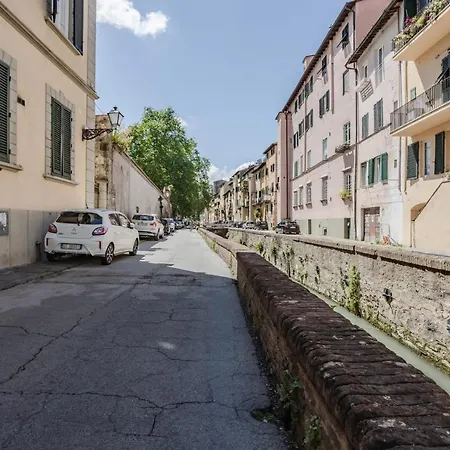 Guesthost - Historic Center Cozy Apartment! Lucca